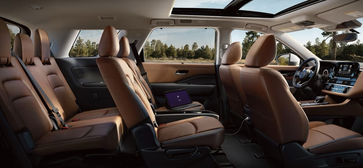 Habitacle à 7 ou 8 occupants du Nissan Pathfinder 2025.